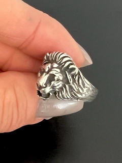 Anillo LEON