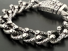 PULSERA CIERRE CALAVERA CON MUCHAS CALAVERAS - CO&CO Joyeria & Diseño