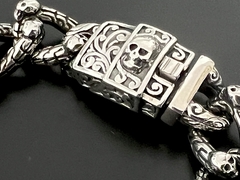 PULSERA CIERRE CALAVERA CON MUCHAS CALAVERAS en internet