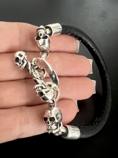 Imagen de Pulsera CUERO CALAVERAS TIFFANI