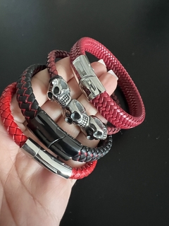 Imagen de Pulsera CUERO TRENZADO COLORADA