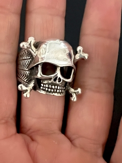 Anillo CALAVERA CON CASCO