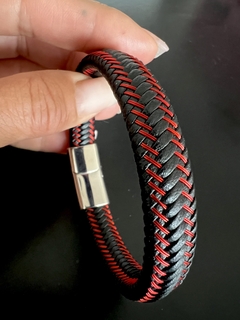 *Pulsera NEGRA & ROJA CUERO TRENZADO