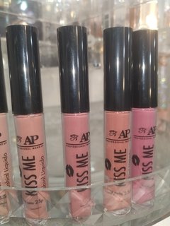 LABIAL MATE - ANDREA PELLEGRINO Kiss me en internet