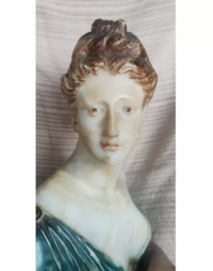 Busto La Libertad Griega Mujer Con Volado Talla Antigua Lujo - comprar online