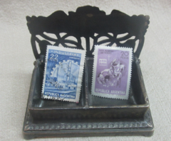 Bronze Vintage Stamp Box 2 Dividers French Deposit Legs Ornate Smooth Brass en internet
