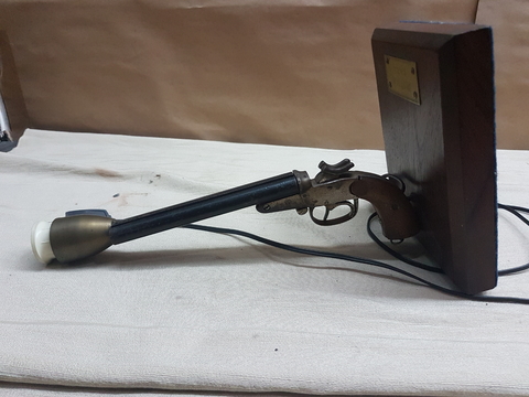 Lámpara velador con pistola Montecristo 1860 - tienda online