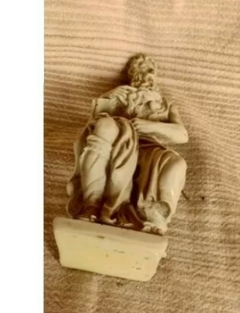 Estatuilla Moises De Epoca Hermosa Obra De Arte En Resina - tienda online