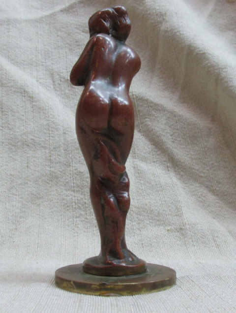 Figura mitológica atribuida a Clio Hinton Hueneker Bracken en bronce 1899 en internet