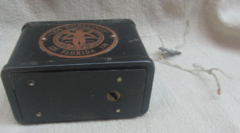 Bancos de monedas de metal vintage Corbin Cabinet Lock Co. New Britain CT Coin Bank. cor - Polo Antiguo - Antigüedades en Argentina