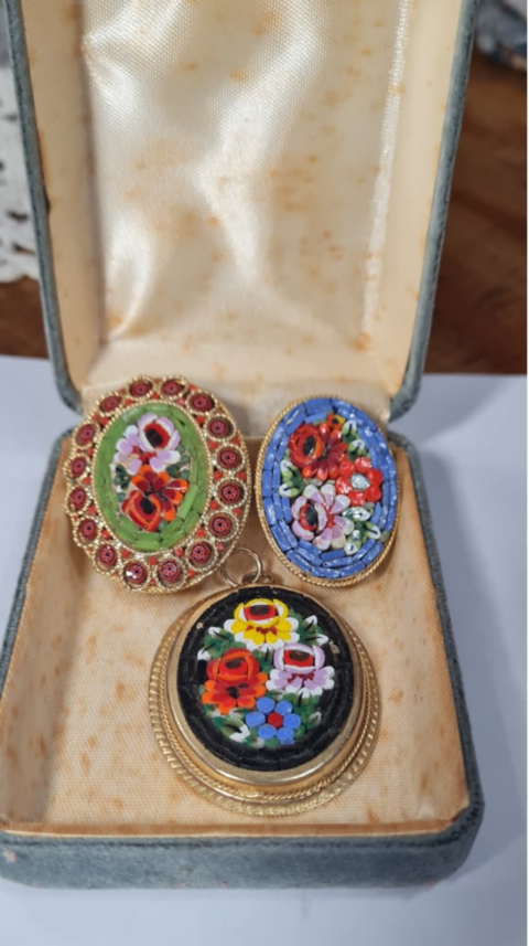 Colección De Prendedores Y Medalla Italiana