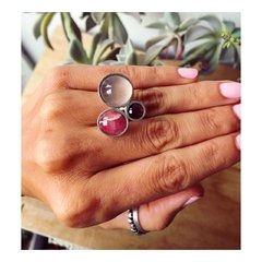 Anillo ramillete de 3 piedras: granate- rodocrosita, cuarzo rosa - comprar online