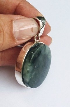 Dije mediano: Piedra jaspe verde