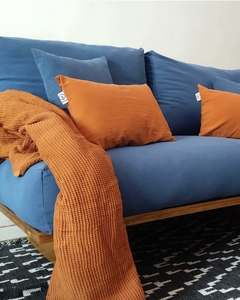 Sillón Ikigai sustentable en madera y textil