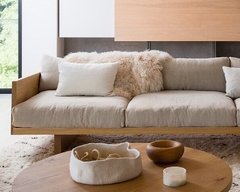 Sillón Cushion 2 cuerpos sustentable en madera y textil fibras naturales