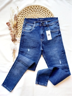 Jeans con roturita - 162