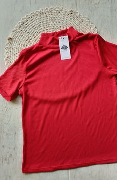 Remera Cuello Alto - NOGAL - comprar online