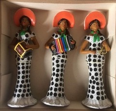 Escultura de Barro Trio Forró Feminino on internet