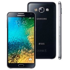 Smartphone Samsung Galaxy E700 4G Duos Preto com Dual chip, Tela 5.5", Câmera de 13MP e Frontal de 5MP, Android 4.4 e Processador Quad Core de 1.2 GHz