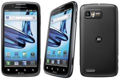 celular Motorola Atrix 2 MB865, processador mediano de 1Ghz Dual-Core, Bluetooth Versão 2.1, Android 4.0.4 Ice Cream Sandwich ICS, Quad-Band 850/900/1800/1900