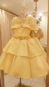 Dress amarelo Realeza com plumas Sob-Medida de 1 à 12 anos com cinto de pérolas ref. lm0605