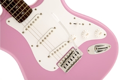 SQUIER Stratocaster Bullet, RWN, SSS, c/tremolo, Color Pink en internet
