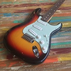 FENDER Custom Shop 1960 NOS Stratocaster 3 Tone Sunburst - comprar online