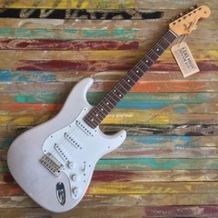 FENDER Custom Shop Pro Closet Classic Pine Stratocaster