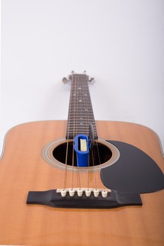 MusicNomad - The Humitar - Acoustic Guitar Humdifier for Soundholes - MN300 - Lead Music