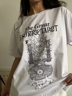 Remera The Great Esoteric Tarot (Rm1475) - comprar online