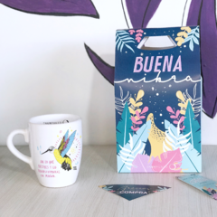 Imagen de Taza Bombé - "Da lo que recibes y lo transformarás en magia" » Ilustradora Mayra Gidoni