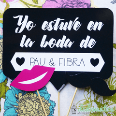 20 Carteles + 10 accesorios con frases para Photobooth en internet