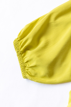 Imagen de Blusa CAREY, Blusa de poplin escote cruzado con lazo para atar y manga abullonada
