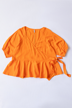 Imagen de Blusa CAREY, Blusa de poplin escote cruzado con lazo para atar y manga abullonada