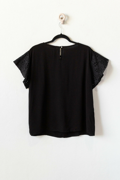 Blusa MAGDALENA, Blusa con mangas de broderie. - tienda online