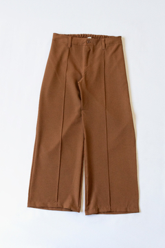 Pantalón ZAHIA, Pantalón ancho con alforzas en delantero y botón - comprar online