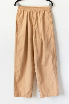 Pantalón AYLEN, Pantalón parachute bolsillos en delantero y en espalda - comprar online