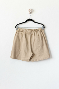 Short ISLA, Short de gabardina con bolsillos y cintura elástica - SYES | Mayorista