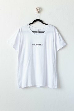 Remera MARIN , Remera con estampa OUT OF OFFICE - comprar online