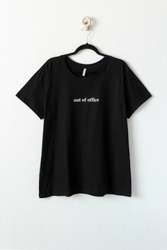 Remera MARIN , Remera con estampa OUT OF OFFICE - tienda online