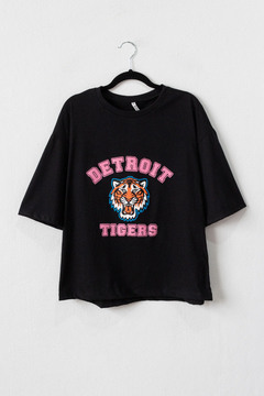 Remera TIGERS, Remera cuello redondo y mangas cortas caídas, estampa Detriot tigers - tienda online