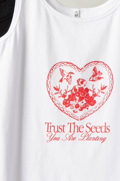 Musculosa CANDE, Musculosa de algodón con estampa Corazon - trust the seeds en internet