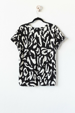 Remera MORA, Remera morley estampado, con manga dobladillada