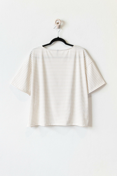 Remera SOLEDAD, Remera rayada de cuello semibote y manga corta - SYES | Mayorista