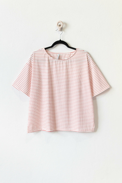 Remera SOLEDAD, Remera rayada de cuello semibote y manga corta