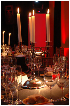 CANDELABROS DE ESTILO METAL PLATA Y MARCOS FRANCESES - NOCHE PARISINA -AÑO NUEVO HOTEL SOFITEL en internet