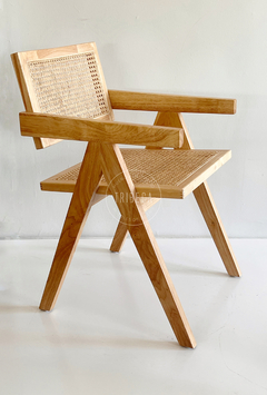 Silla Jeanneret Natural c/Apoyabrazos - K692A/NT