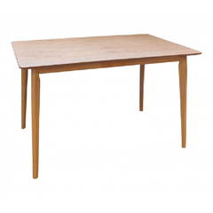 Mesa de madera clara