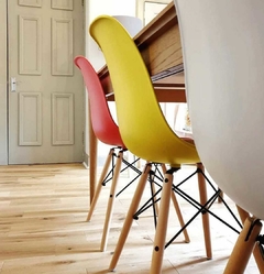 Imagen de Silla Eames patas madera (Varios colores)
