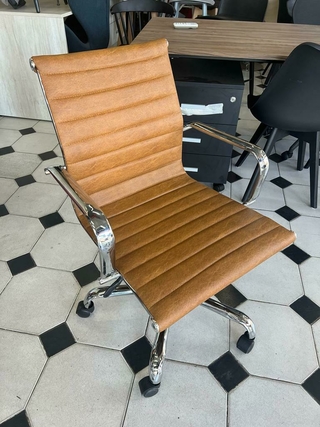 Sillon Aluminum Oficina Eames V Colores Bajo - Alto Impacto - ALTO IMPACTO Home + Office